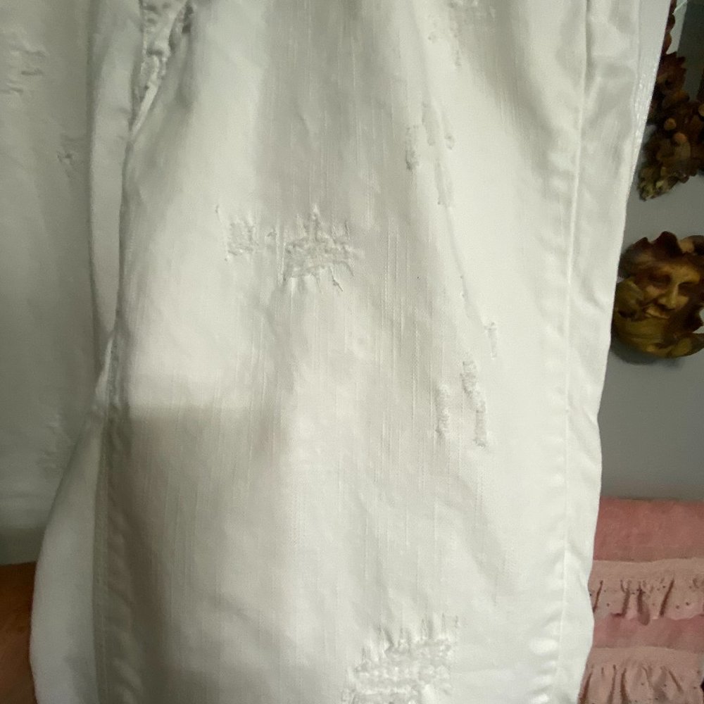 EUC~MK Mens 38X32 White denim Factory distressed Jeans - Picture 7 of 13